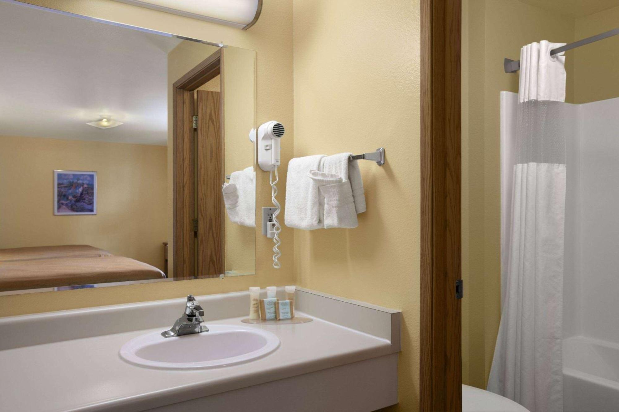 Travelodge By Wyndham Wenatchee Dış mekan fotoğraf